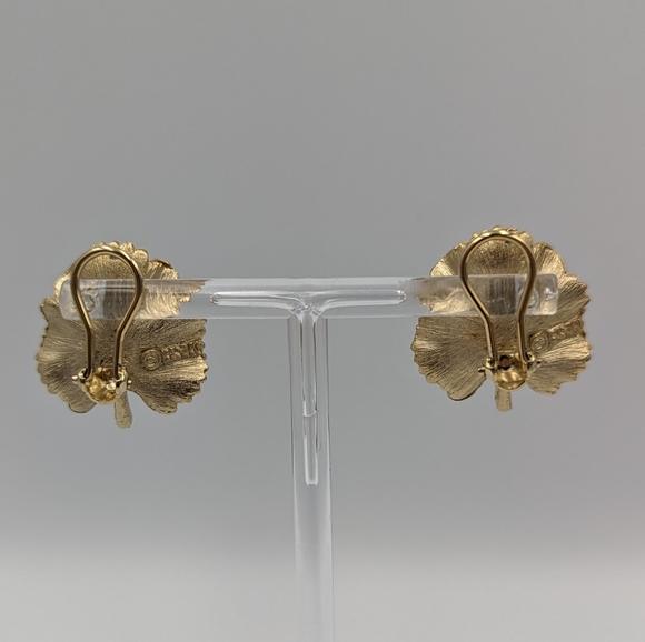 Vintage BSK Gold Tone Alder Leaf Clip on Earrings Omega Back - Picture 6 of 9